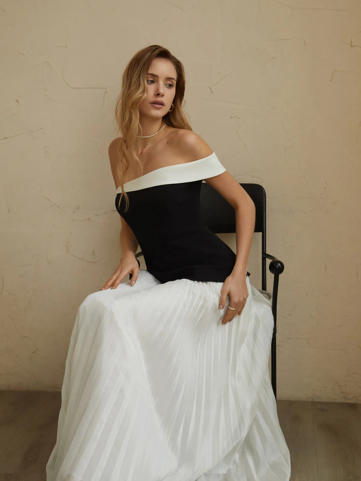 Contrast Trim Graceful Off-Shoulder Long Dress