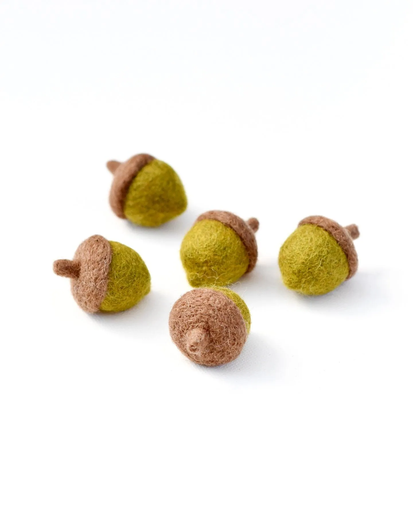 Felt Acorns (Oak Green)