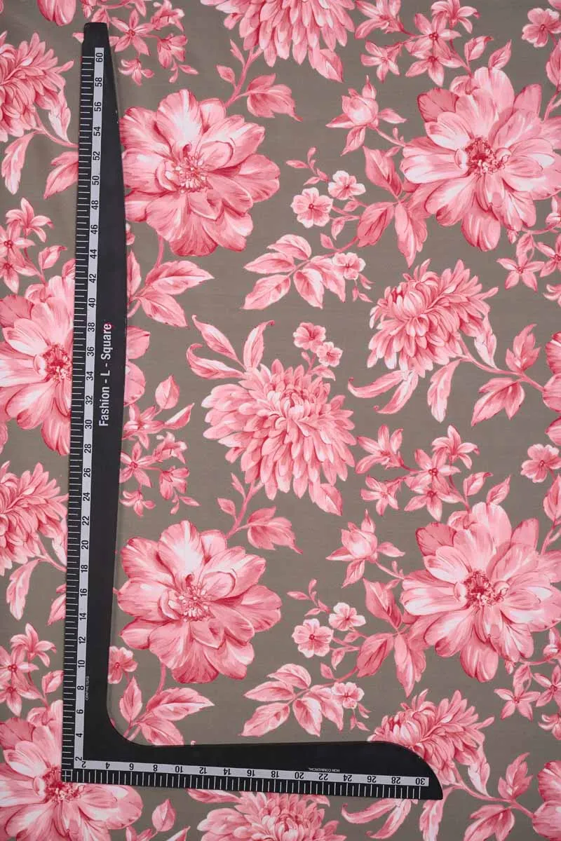 Graceful Muted Floral Pattern Printed Muslin Fabric