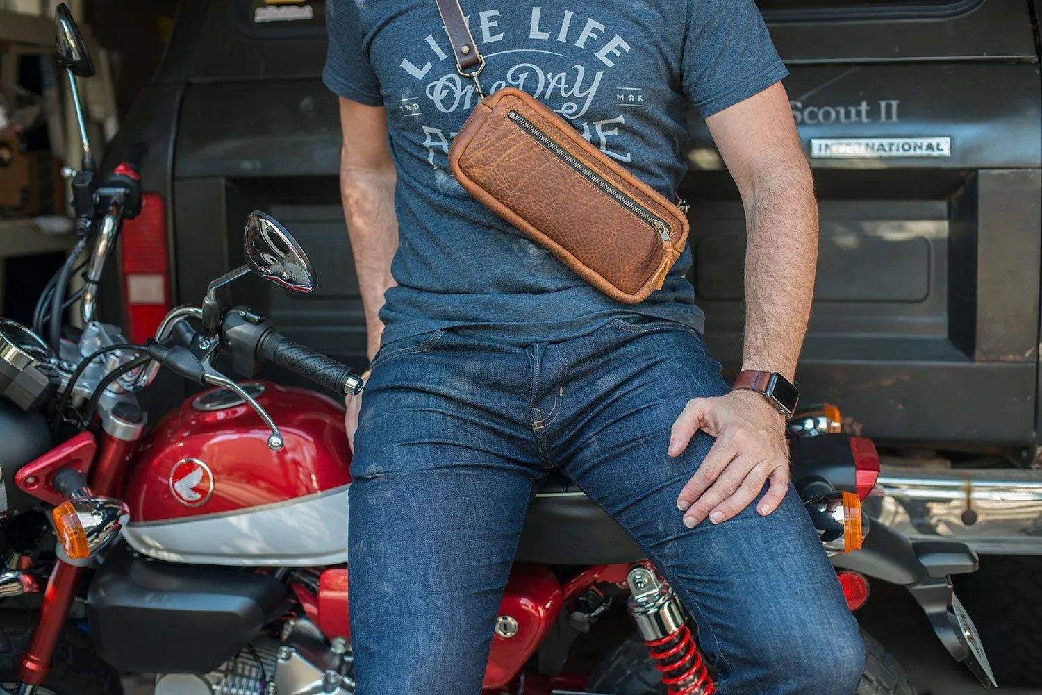 LEATHER FANNY PACK / LEATHER WAIST BAG - SADDLE