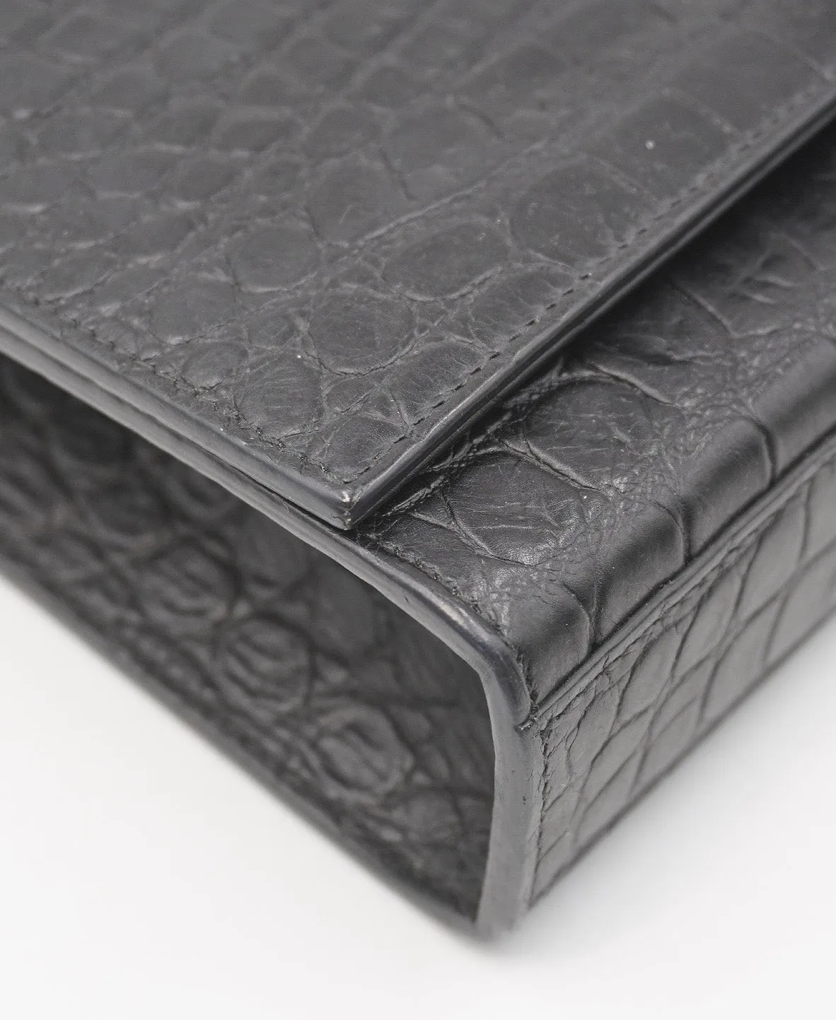 Medium Embossed Monogram Classic Kate Black