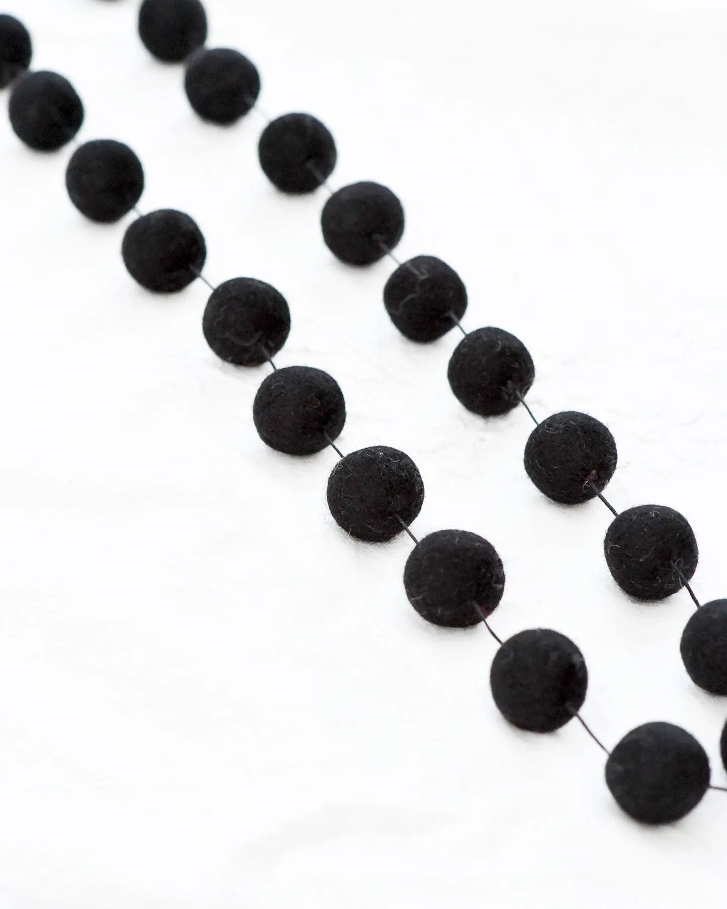 Pompom Felt Ball Garland - Black