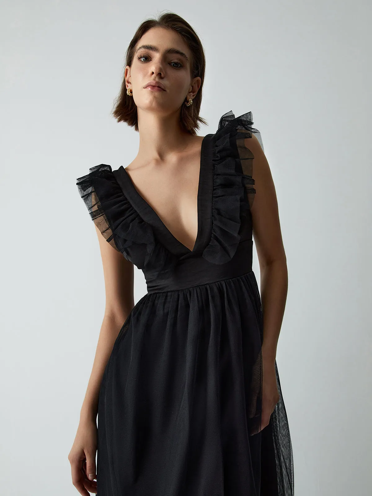 Ruffle Mesh Graceful Plunge Long Dress