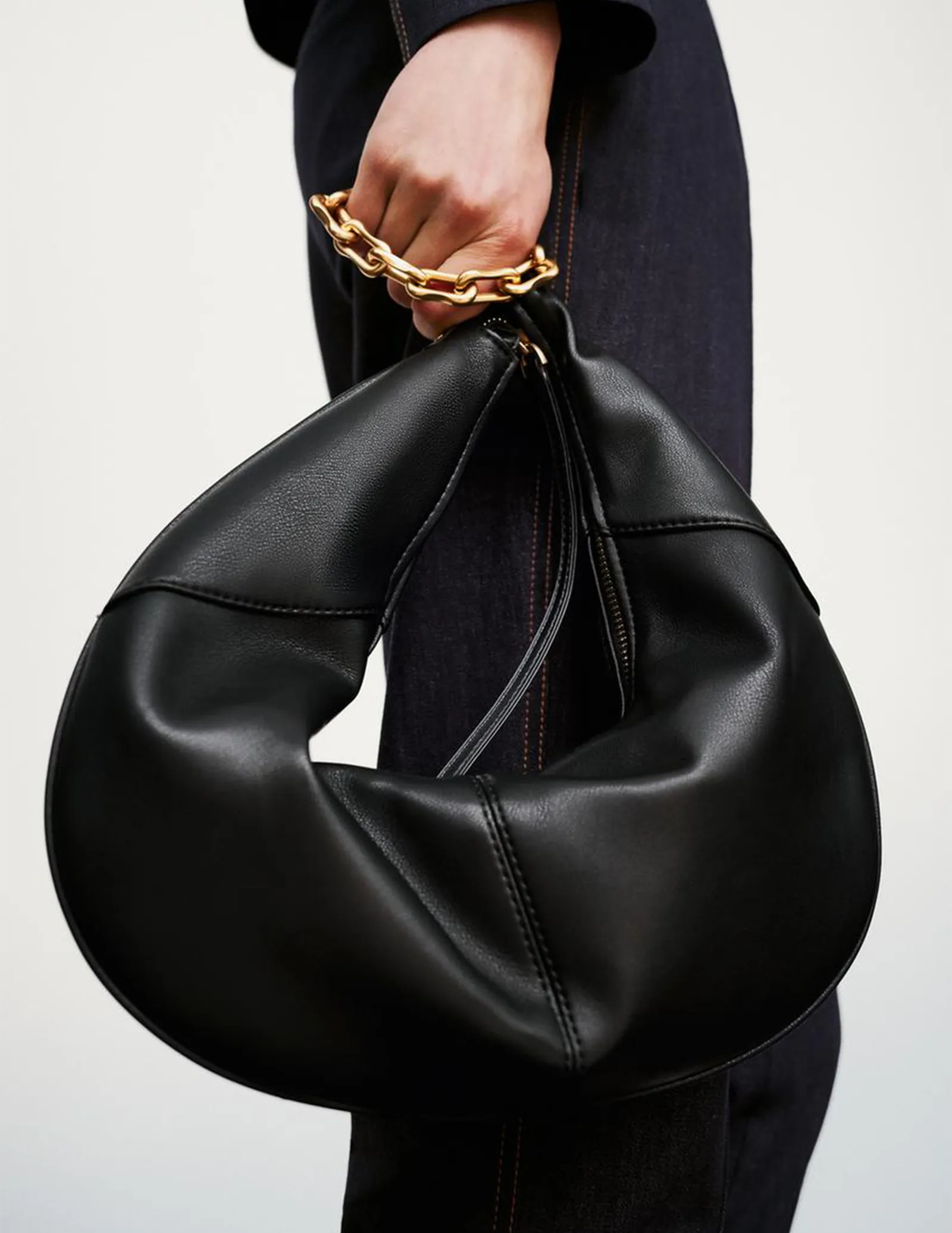 Shoulder Bag With Chain