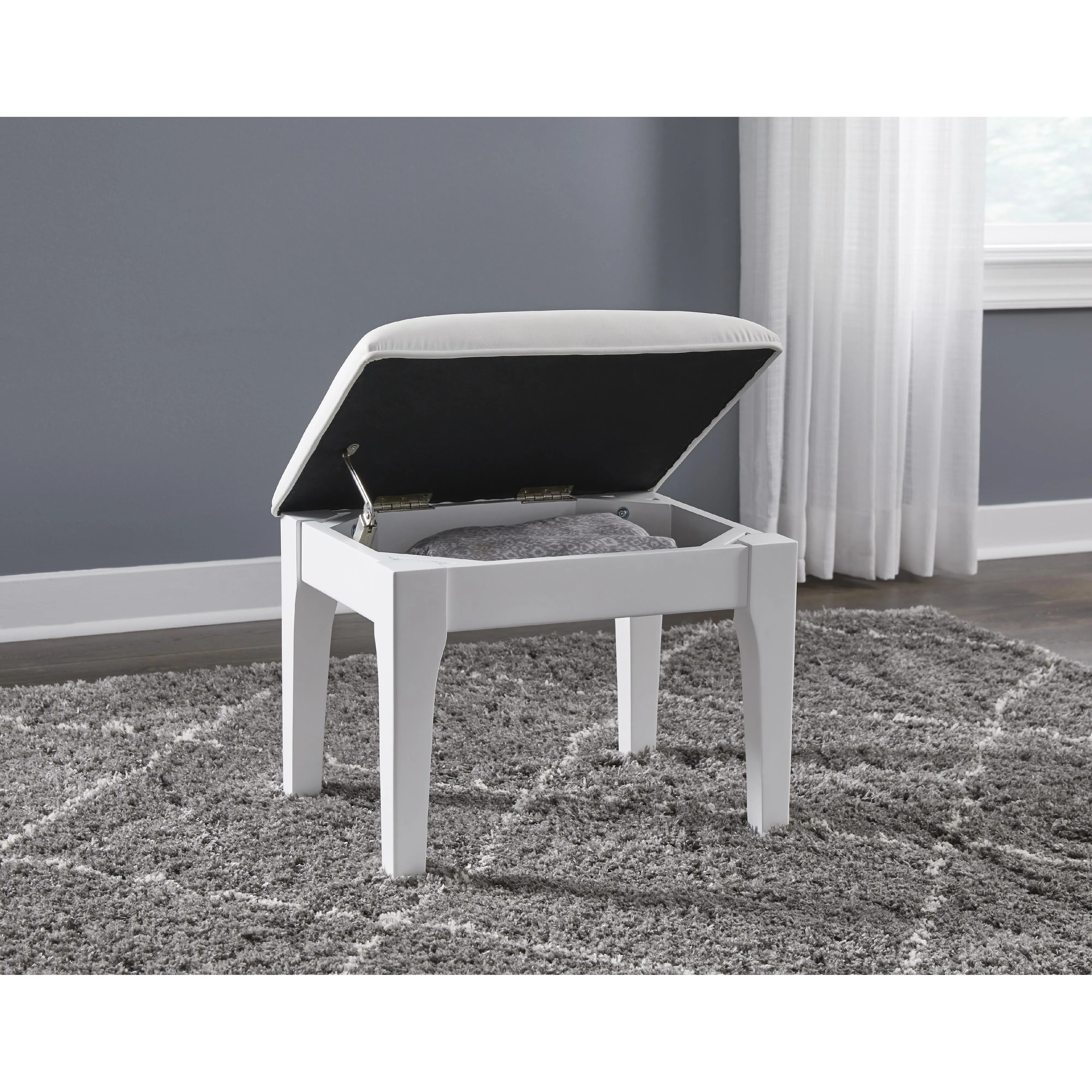 Signature Design by Ashley Chalanna Vanity Seating B822-01