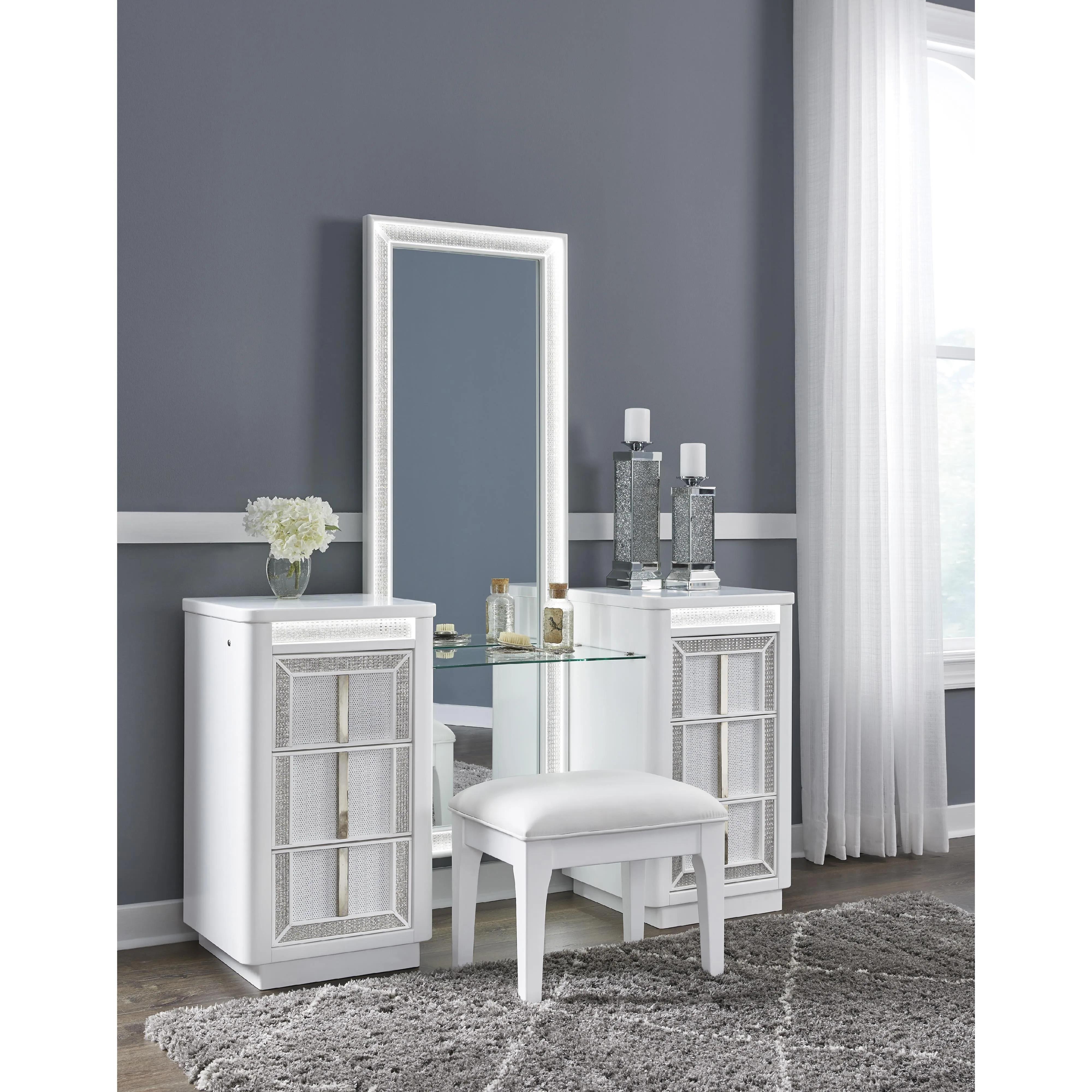 Signature Design by Ashley Chalanna Vanity Seating B822-01