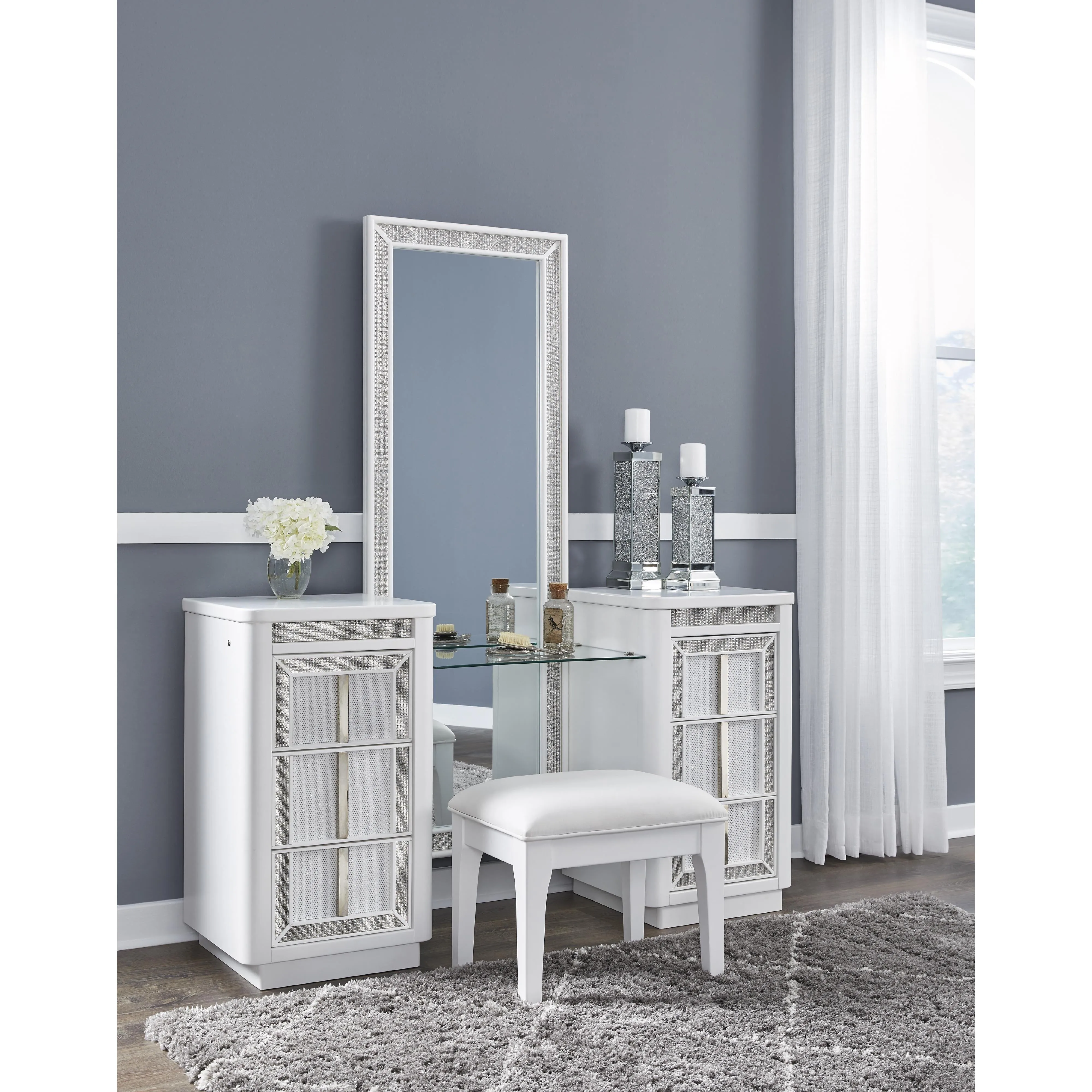 Signature Design by Ashley Chalanna Vanity Seating B822-01