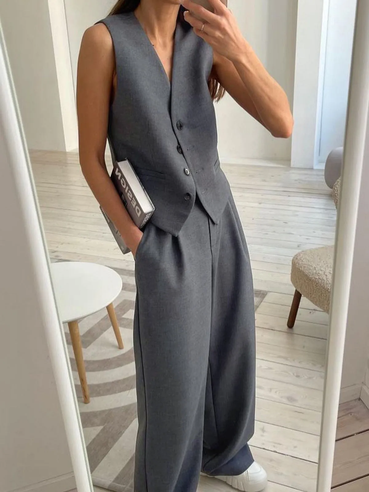 Solid Structured Graceful Suit Vest